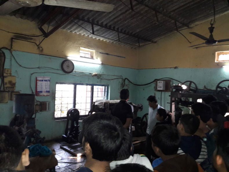visit-to-yusuf-meherally-centre-(2)
