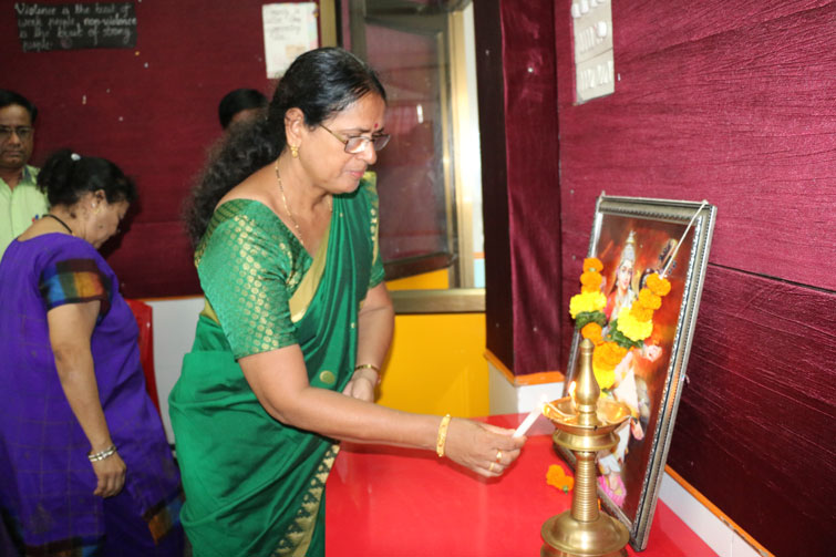 Workshop-on-‘Boosting-Creativity-for-the-teachers’ (3)