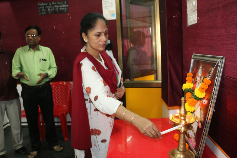 Workshop-on-‘Boosting-Creativity-for-the-teachers’ (4)